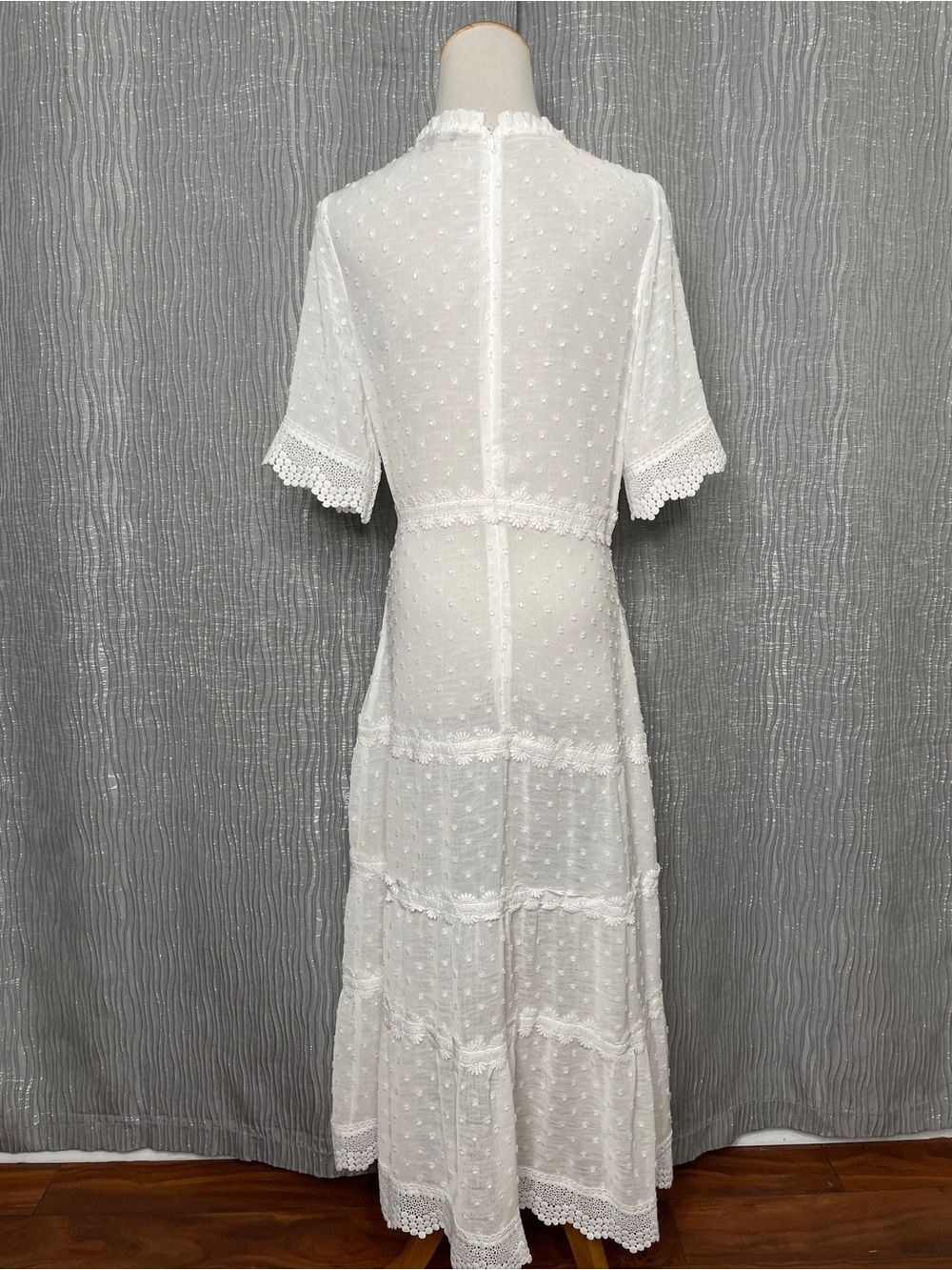 Lulu's “dreaming of you” Swiss Dot Midi Dress. * no underslip - Picture 3 of 8